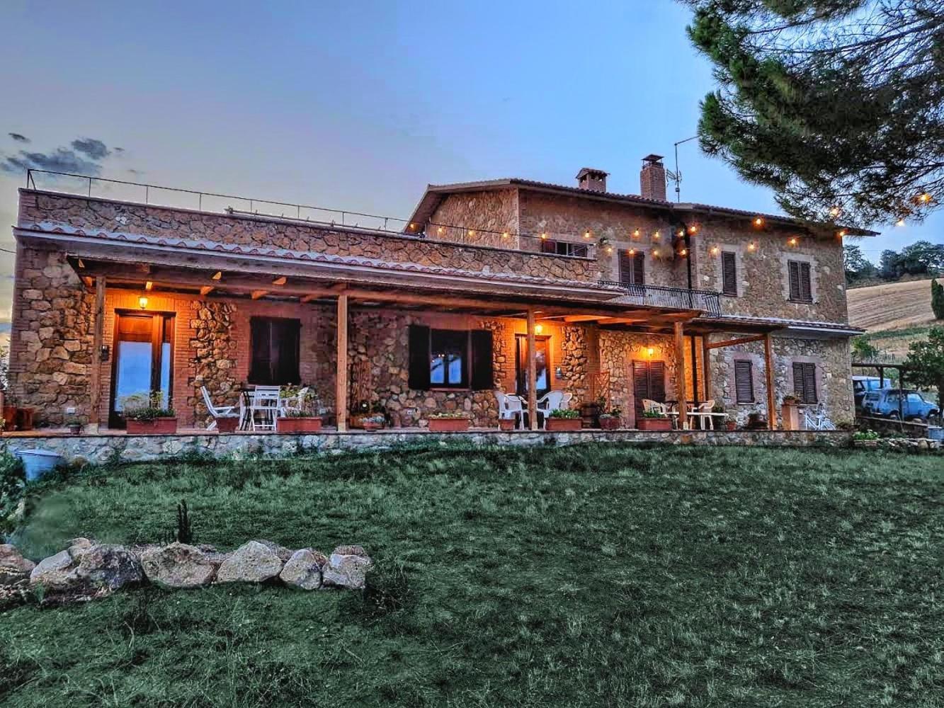 Agriturismo Il Casato - Il Torchio ปีเอนซา ภายนอก รูปภาพ